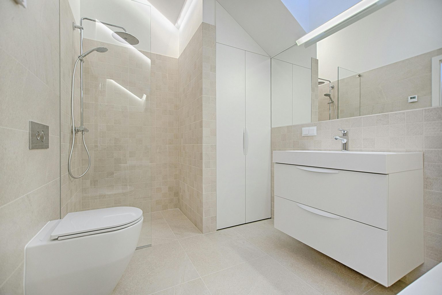 Elevating Luxury: Designing the Perfect Custom Bathroom